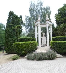 Szatmárcsekei csónakos fejfás református temető