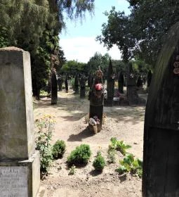 Szatmárcsekei csónakos fejfás református temető