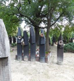 Szatmárcsekei csónakos fejfás református temető