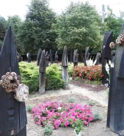 Szatmárcsekei csónakos fejfás református temető