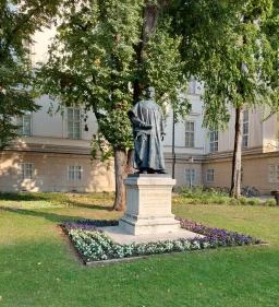 Gróf Széchényi Ferenc szobra