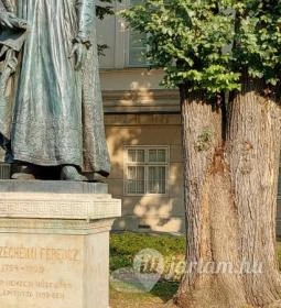 Gróf Széchényi Ferenc szobra