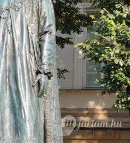 Gróf Széchényi Ferenc szobra