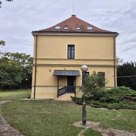 Széchenyi vadászkastély Pusztacsalád - Külső kép