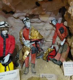 Szemlő-hegyi barlang