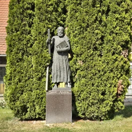 Szent András apostol szobra, Tóalmás - Külső kép