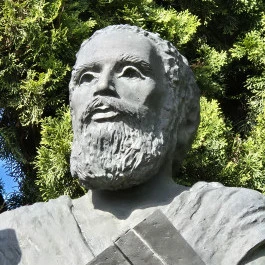 Szent András apostol szobra, Tóalmás - Külső kép