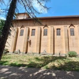 Szent Bernát Arborétum, Nagyvenyim - Külső kép