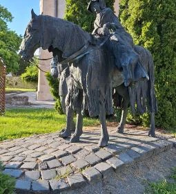 Szent Erzsébet-szoborcsoport