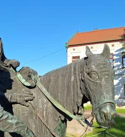 Szent Erzsébet-szoborcsoport