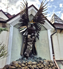 Szent Gellért szobra - Szent Gellért templom és plébánia