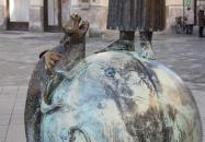 Szent György-díszkút Győr