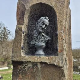 Szent-Györgyi Albert emlékhely Terény - Külső kép