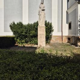 Szent Hedvig Vác - Külső kép