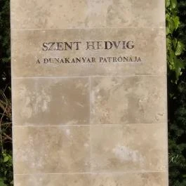 Szent Hedvig Vác - Külső kép