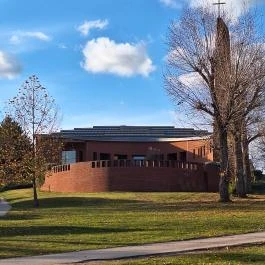 Szent II. János Pál pápa templom, Páty - Külső kép