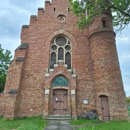 Szent Ilona Római katolikus templom Nádasdladány - Külső kép