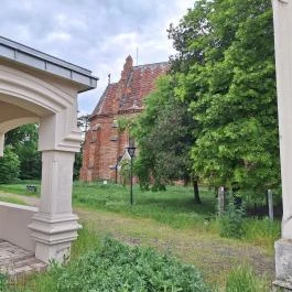 Szent Ilona Római katolikus templom Nádasdladány - Külső kép