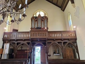 Szent Ilona Római katolikus templom Nádasdladány