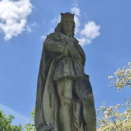 Szent Imre herceg szobra, Gödöllő - Külső kép