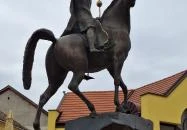 Szent István lovas szobra Tab