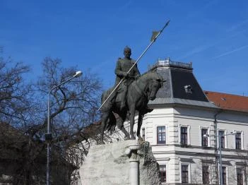 Szent István-lovasszobor Makó