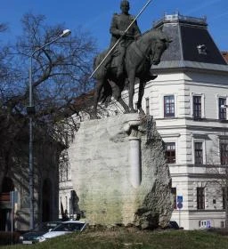 Szent István-lovasszobor