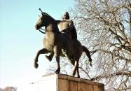 Szent István lovasszobra Győr