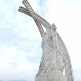 Szent István megkoronázása szoborcsoport Esztergom - Egyéb