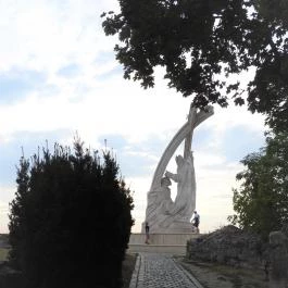 Szent István megkoronázása szoborcsoport Esztergom - Egyéb