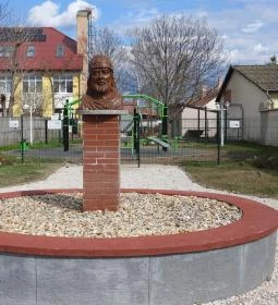 Szent István mellszobor