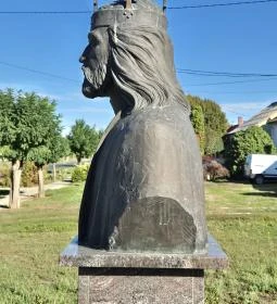 Szent István mellszobra