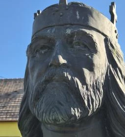 Szent István mellszobra