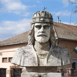 Szent István szobor Jászladány - Egyéb