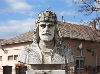 Szent István szobor Jászladány