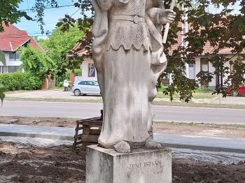Szent István szobor Sülysáp