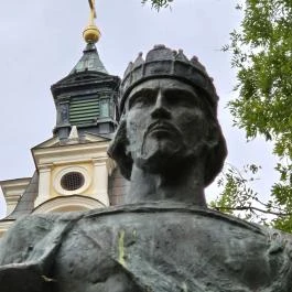 Szent István szobor, Bicske - Egyéb