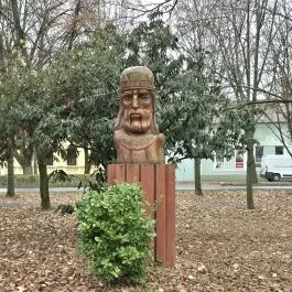 Szent István szobor Bóly - Külső kép