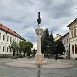 Szent István-szobor, Tokaj - Külső kép