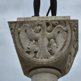 Szent István-szobor, Tokaj - Külső kép