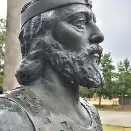 Szent István szobor, Aba - Külső kép