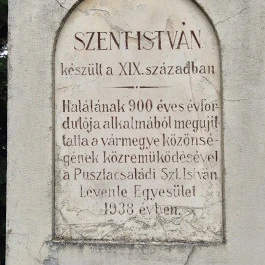 Szent István szobor Pusztacsalád - Külső kép
