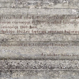 Szent István szobor Pusztacsalád - Külső kép