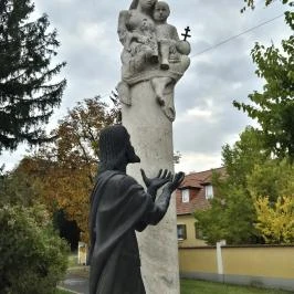 Szent István Szűz Mária kegyeibe ajánlja Magyarországot Bakonyszentkirály - Külső kép