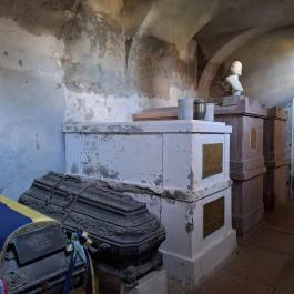 Szent Kereszt felmagasztalása templom, Ganna - Egyéb