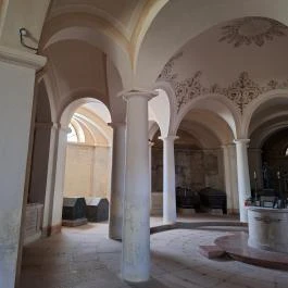 Szent Kereszt felmagasztalása templom, Ganna - Belső