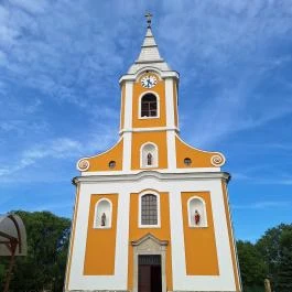 Szent Kereszt Felmagasztalása templom Erdőtelek - Külső kép