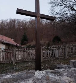 Szent Kereszt pálos templomrom