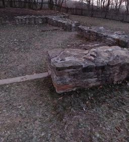 Szent Kereszt pálos templomrom