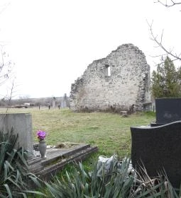 Szent Kereszt-templom romja